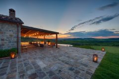 Die Club-Terrasse. Foto Rosewood Castiglion del Bosco
