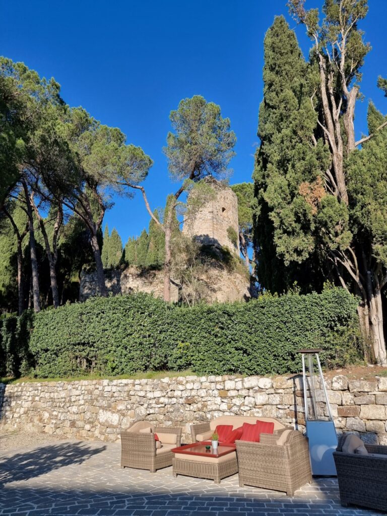 Die Ruine der alten Burg auf Castiglion del Bosco. Foto Kai Wunner